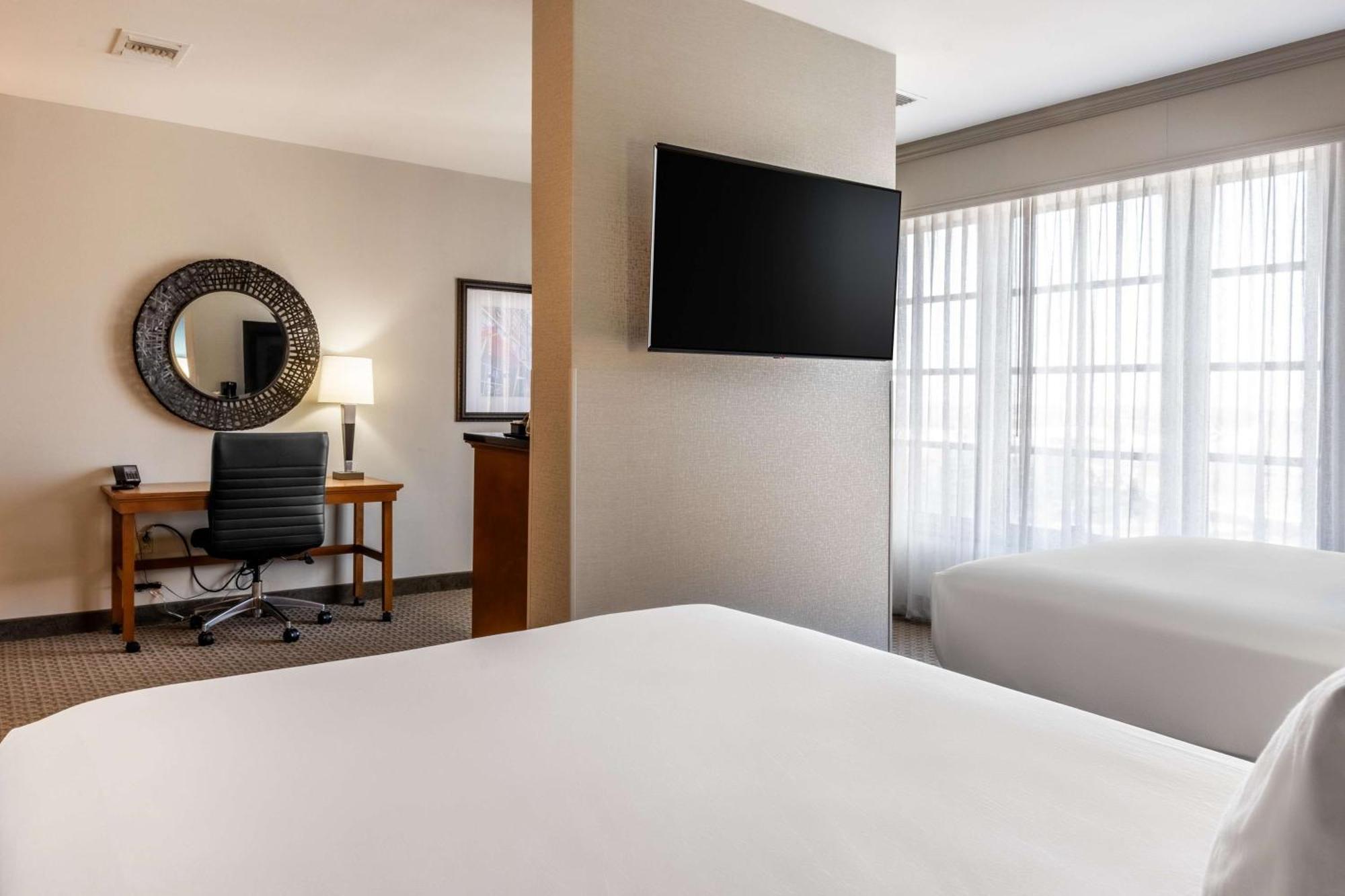 Drury Plaza Hotel Broadview וויצ'יטה מראה חיצוני תמונה