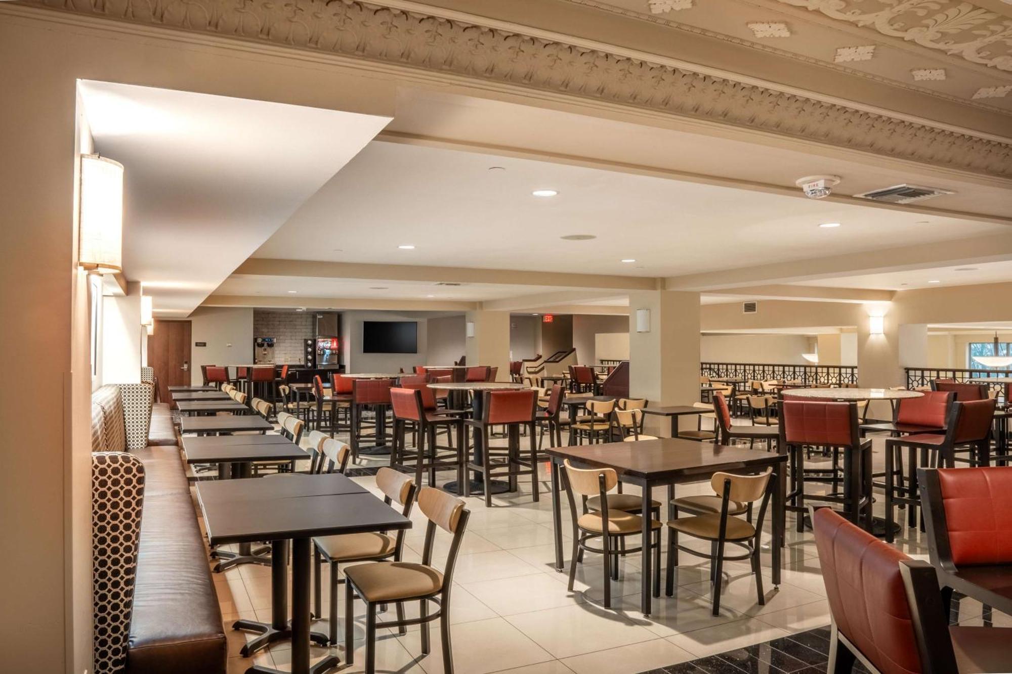 Drury Plaza Hotel Broadview וויצ'יטה מראה חיצוני תמונה
