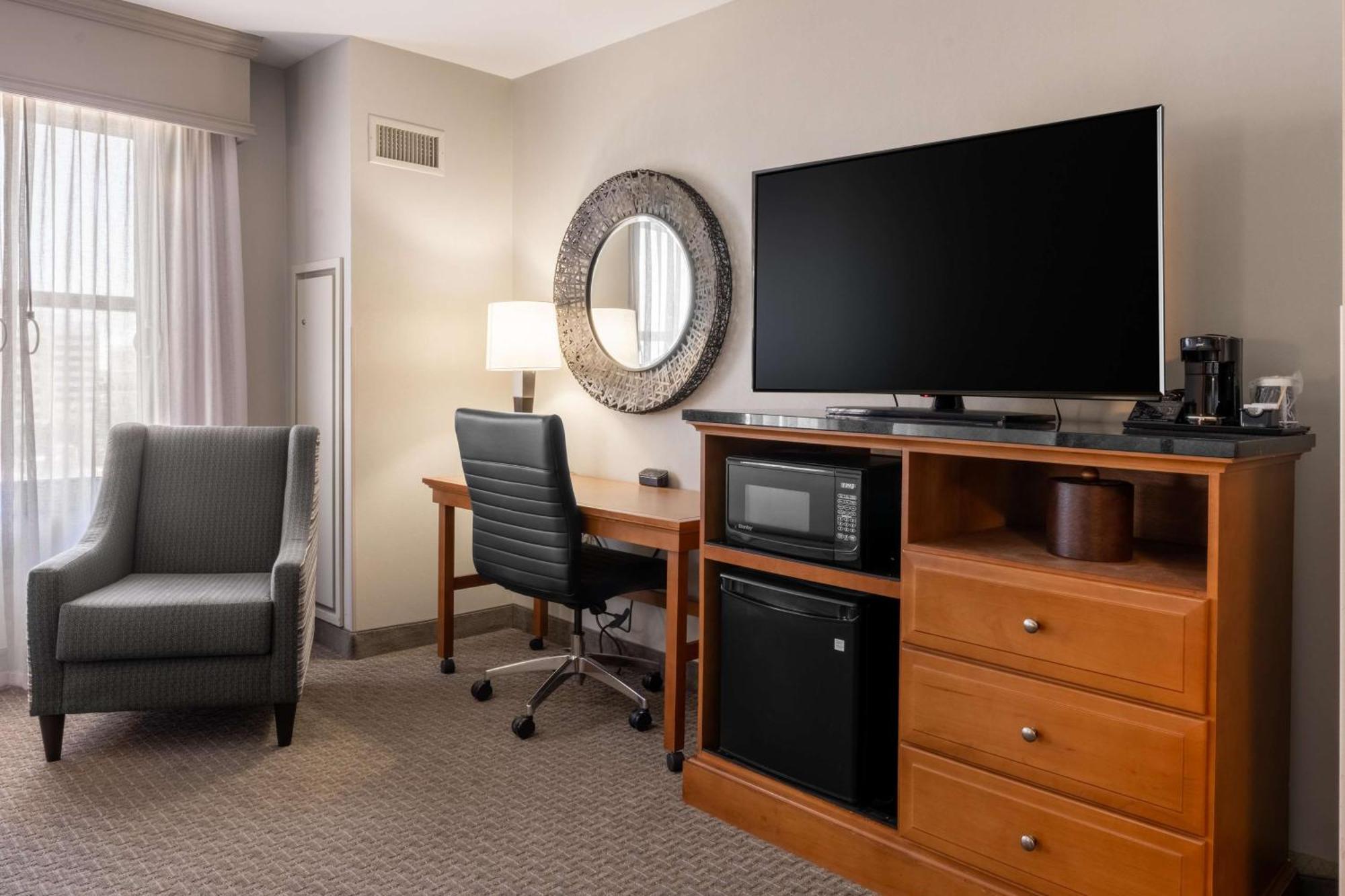 Drury Plaza Hotel Broadview וויצ'יטה מראה חיצוני תמונה