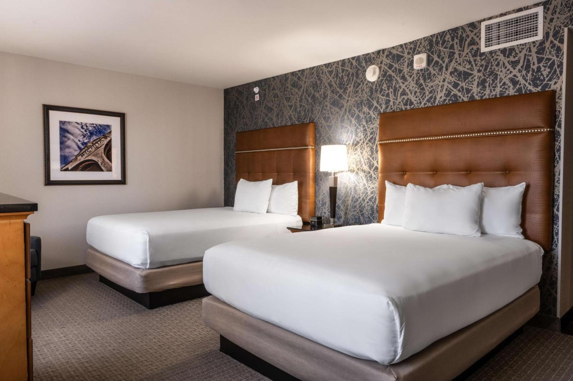 Drury Plaza Hotel Broadview וויצ'יטה מראה חיצוני תמונה