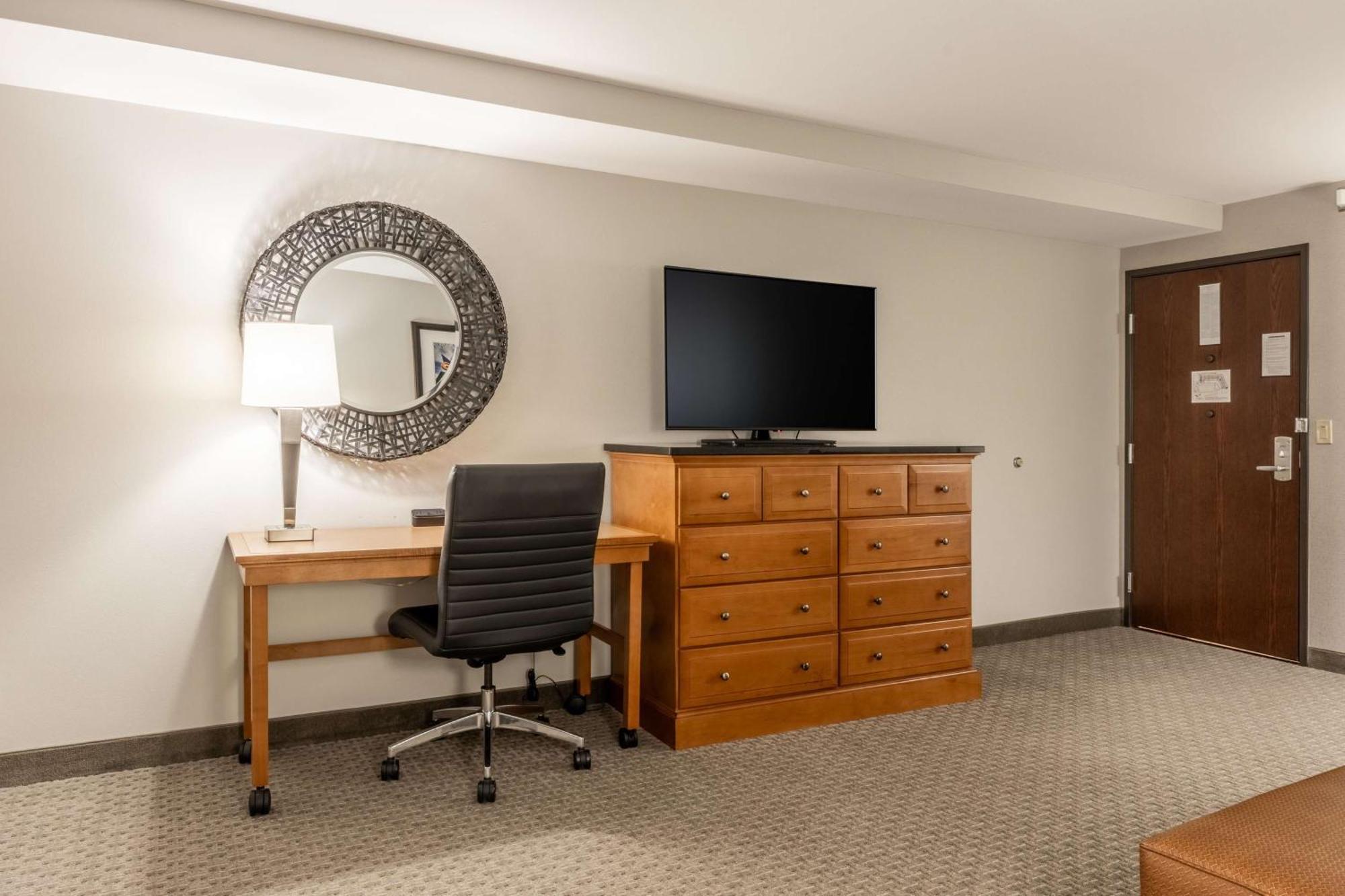 Drury Plaza Hotel Broadview וויצ'יטה מראה חיצוני תמונה