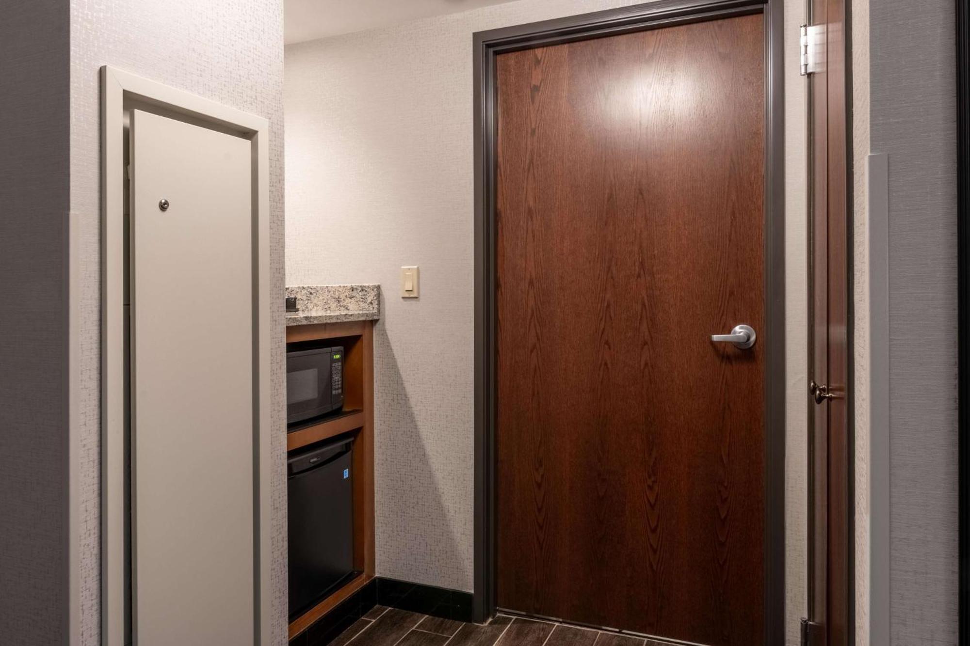Drury Plaza Hotel Broadview וויצ'יטה מראה חיצוני תמונה