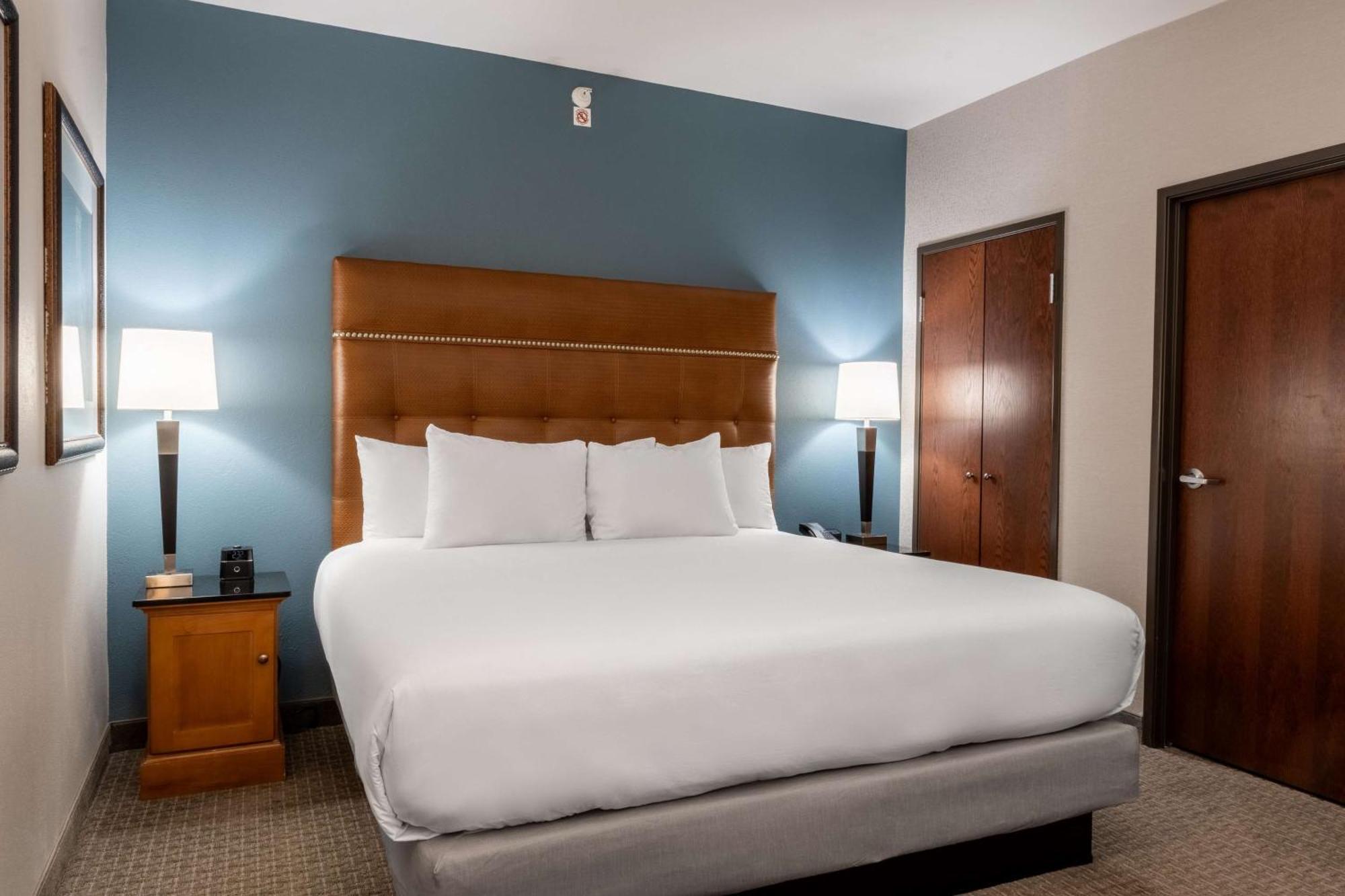 Drury Plaza Hotel Broadview וויצ'יטה מראה חיצוני תמונה