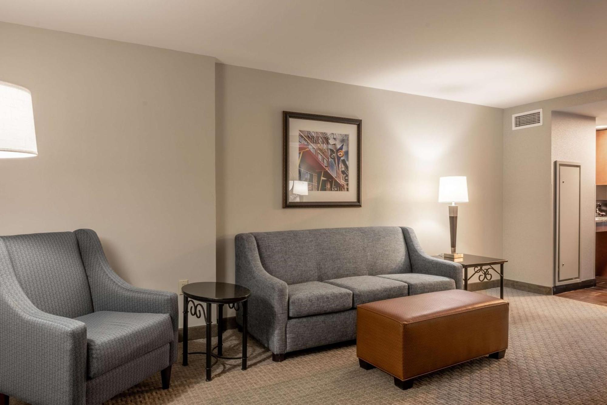 Drury Plaza Hotel Broadview וויצ'יטה מראה חיצוני תמונה
